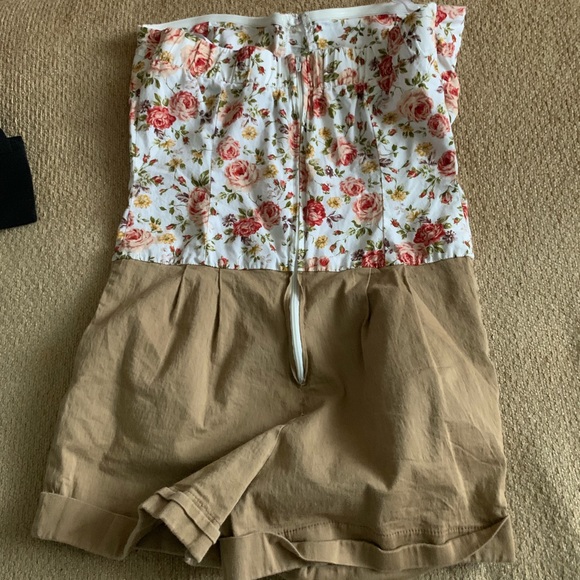 Floral Romper - Picture 4 of 5